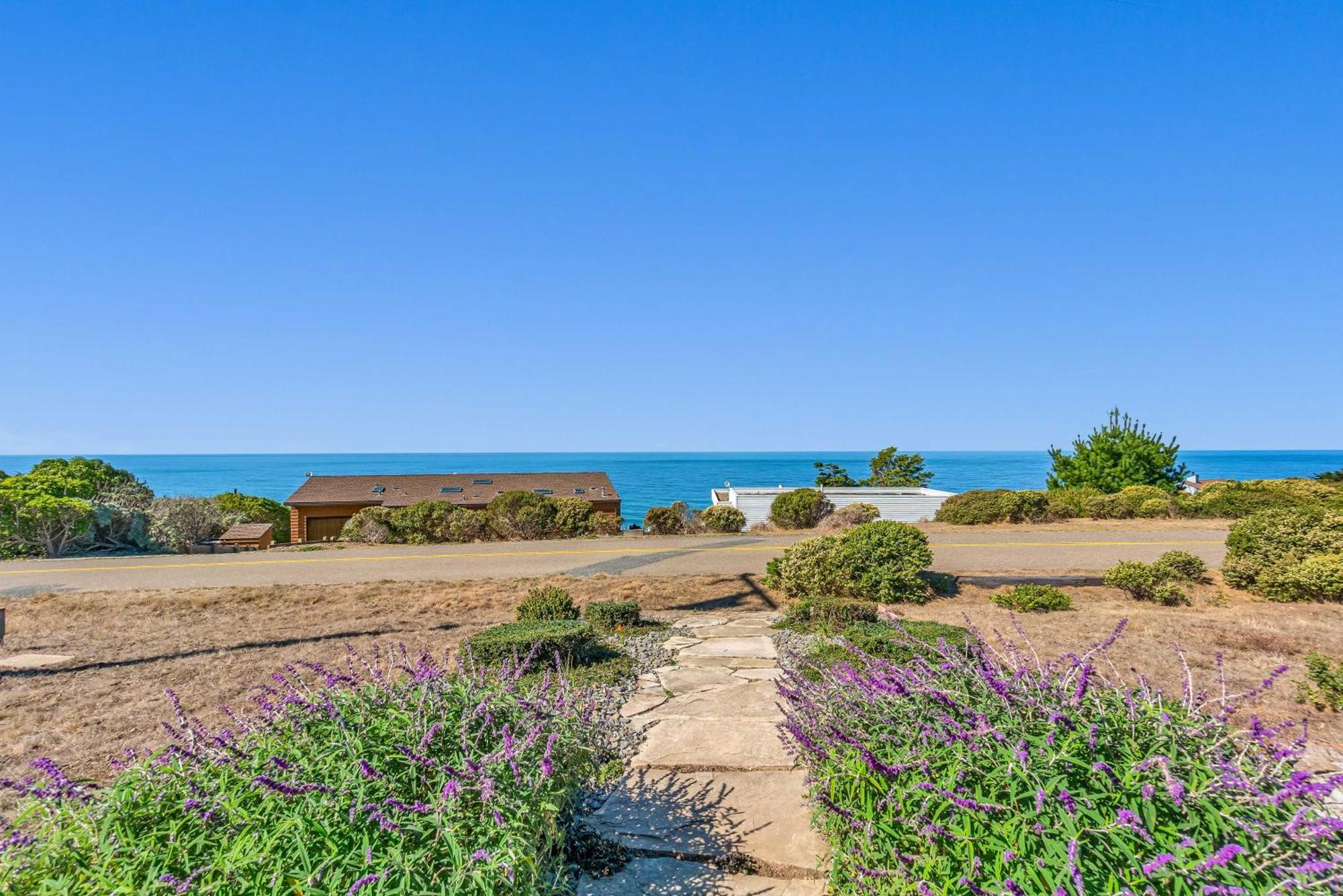 Dream Weaver House With Hot Tub And Ocean View! Villa Manchester Exterior photo